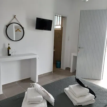 Naxos Beachwalk Apartmán *